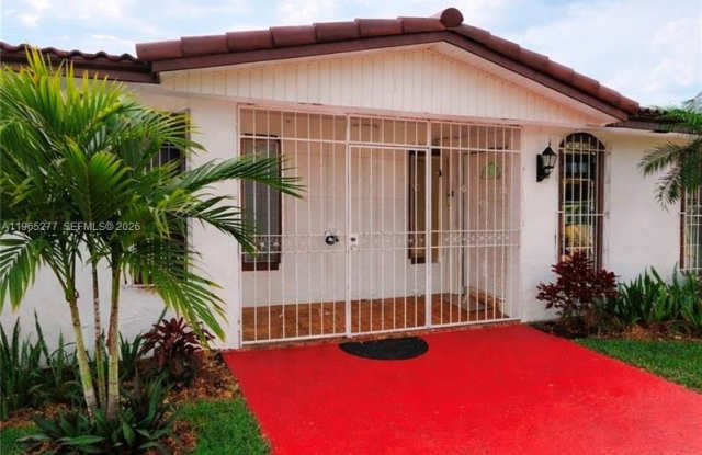 1220 SW 78th Ave photos photos