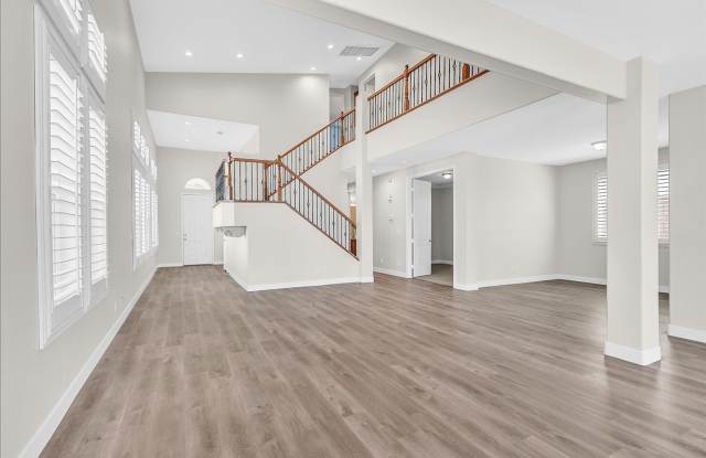 Spacious 2 story, 4 bedroom + office home in MacDonald Ranch. Gallery 3