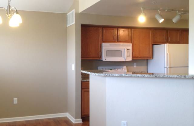 5705 N Genoa Way Apt 301 Gallery 3