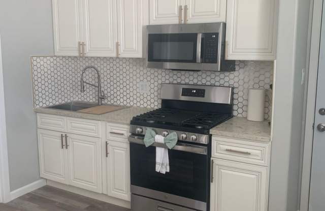 Furnished, Upstairs Apartment with 2 bedrooms and 1 bathroom. Utilities Included!! photos photos
