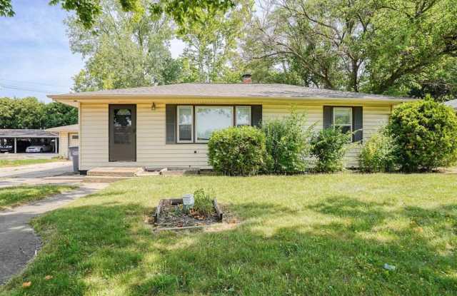 3 Bedroom Home with Washer & Dryer, Attached Garage – Minutes from Campus! photos photos