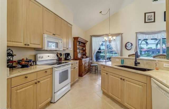 ***Ask about the TWO WEEKS FREE***SINGLE FAMILY POOL HOME***UNFURNISHED***3 BED/2 BATH***LAKE VIEW***WONDERFUL COMMUNITY AND LOCATION*** photos photos