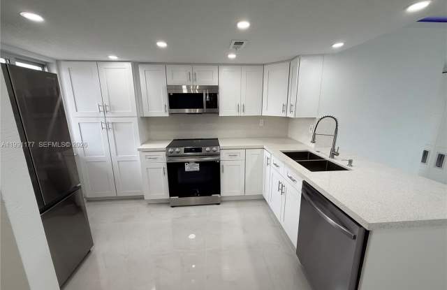 9915 West Okeechobee Road Gallery 2