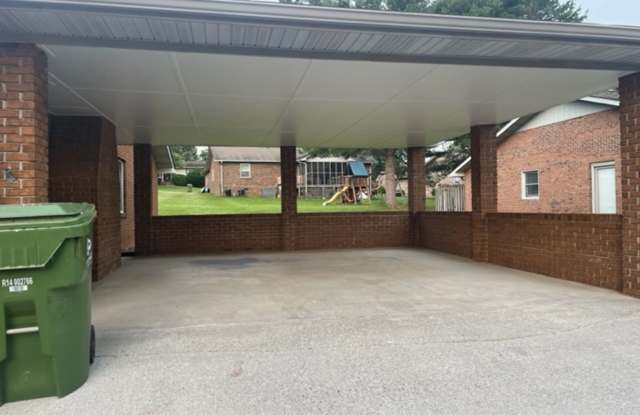 Maryville 37803 - Completely updated, 2 bedroom, 2 bath Condo  - Contact Debra Johnson (865) 591-8281 Gallery 4