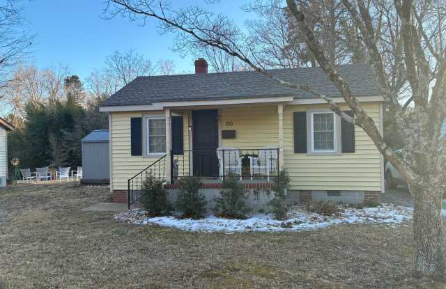 Adorable Tiny Home in the heart of Williamsburg literally steps to W Law School Available 3/1/26 - 110 Mimosa Drive, Williamsburg, VA 23185
