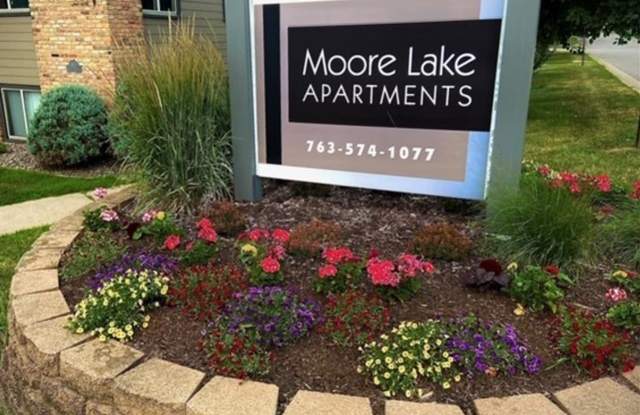 Moore Lake Apartments Gallery 4