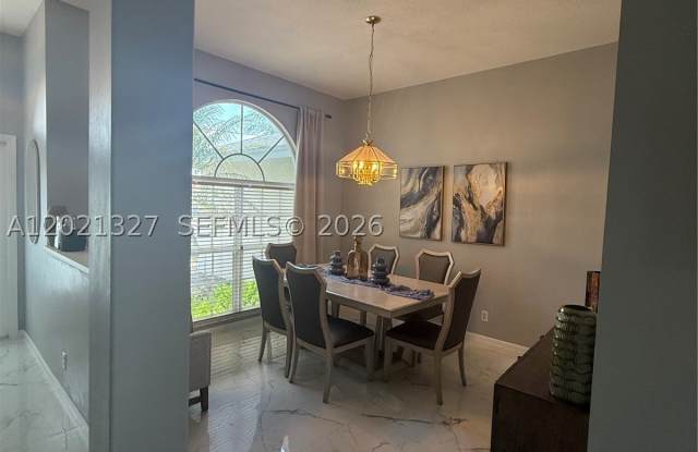 5711 NW Zenith Dr Gallery 4