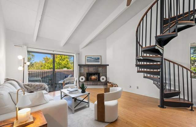976 Miramonte Dr Apt 4 Gallery 1