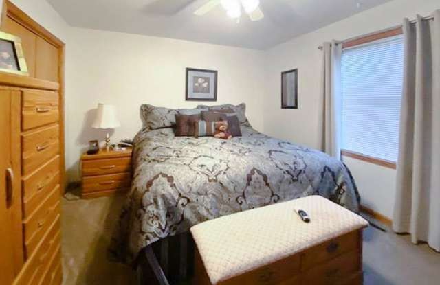 4537 Twain Gallery 3
