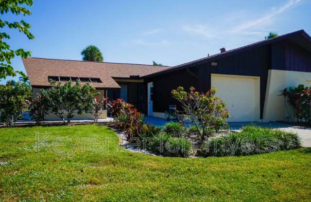 4779 Lakewood Blvd photos photos