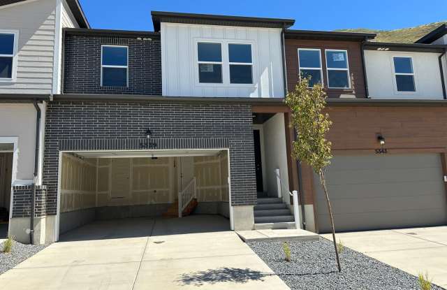 Half Off First Month!! 4-Bedroom Home in Harmony Ridge | Pool, Gym & Pickleball Courts Gallery 1