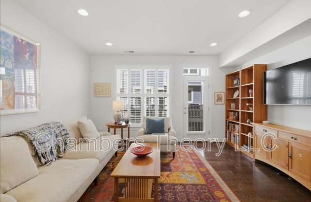 15 Ellsworth Heights St Gallery 2