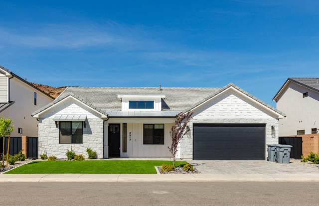 Wonderful single story 4 bed | 3 Bath | 2 Car Garage off Washington Dam Rd with Hot Tub - 2917 East Rill Drive, Washington, UT 84780 Wonderful single story 4 bed | 3 Bath | 2 Car Garage off Washington Dam Rd with Hot Tub - 2917 East Rill Drive, Washington, UT 84780