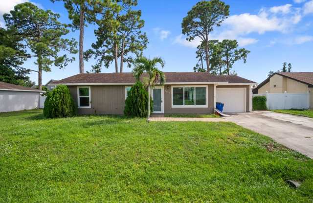 Beautiful 3-bedroom, 2-bathroom with fence yard located in San carlos park photos photos