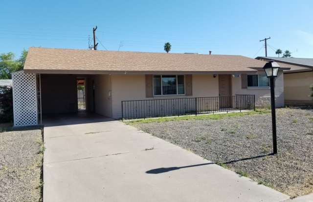 2 Bedroom 2 Bath Mesa Home! - 2216 East Birchwood Avenue, Mesa, AZ 85204