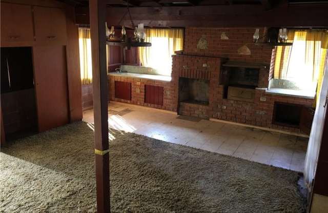8338 Florence Gallery 2