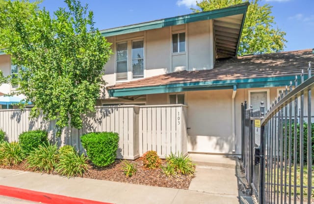 103 Roundtree Court - 103 Roundtree Court, Sacramento, CA 95831