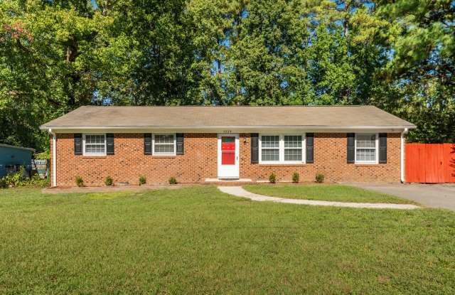North Raleigh well-maintained 3 bed, 1.5 bath Brick Ranch with expansive yard--landscaping included! Gallery 1