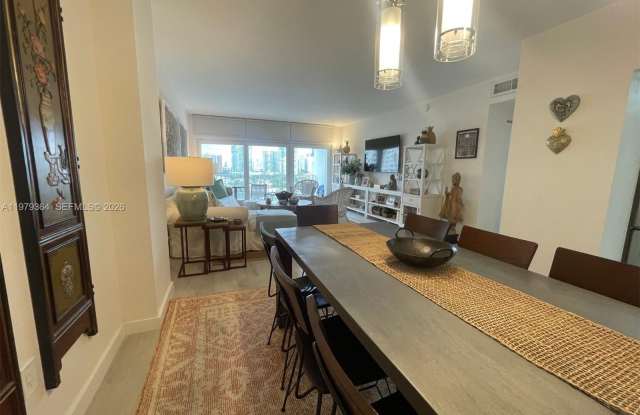 500 Bayview Dr photos photos