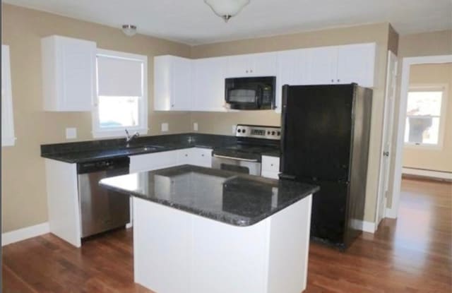 264 Hillside Ave - 264 Hillside Avenue, Needham, MA 02494