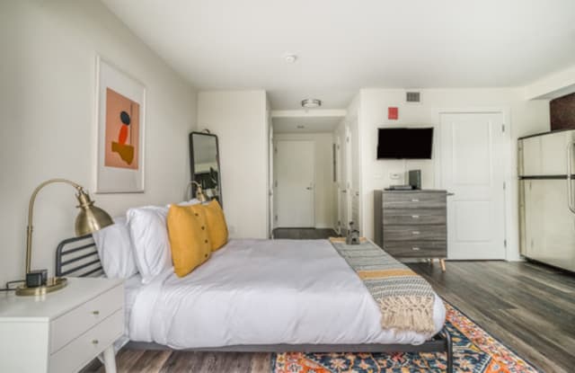 213 Mt Vernon Ave - 213 Mount Vernon Avenue, Alexandria, VA 22301