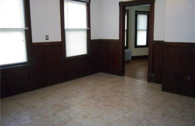 89 Lincoln Avenue Gallery 2