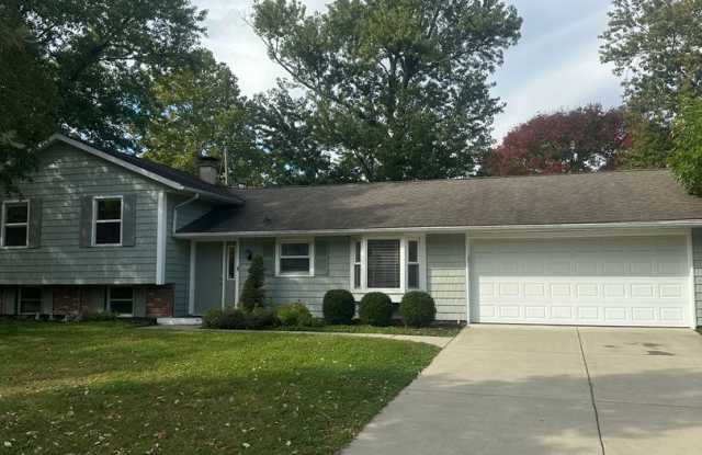 Beautiful 4 bedroom property in West Lafayette with a fenced in back yard!! Gallery 1