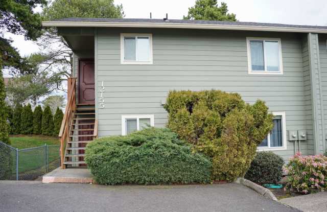 Beaverton 2Bdr: Wood-burning Fireplace, W/D, & Parking! photos photos