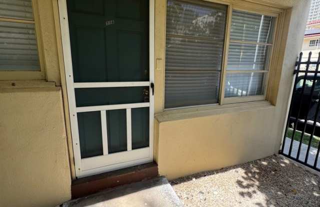 $1,625 Newly renovated 1-bed/1-bath in Commodore Waikiki in Ala Moana area Gallery 3