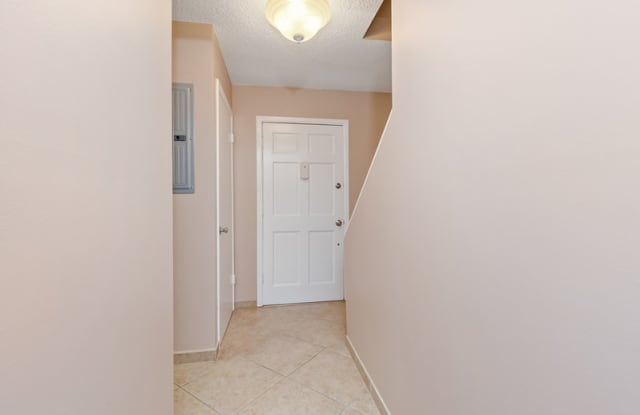 2233 Seminole Road - 1 Gallery 4