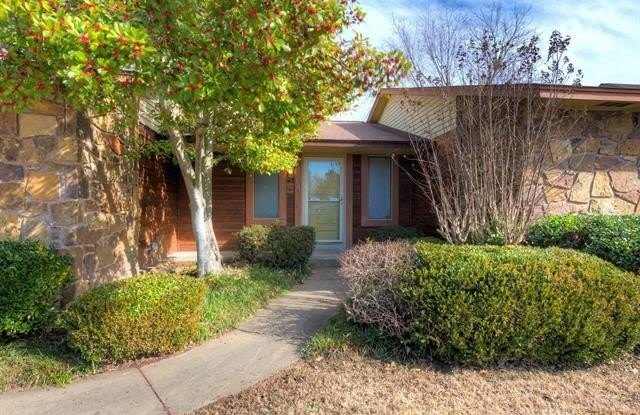3101 S Poplar Avenue Gallery 2