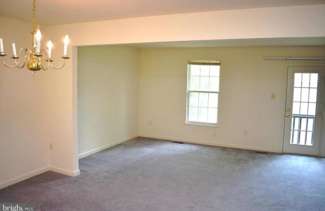 20331 WATERS ROW TER Gallery 2