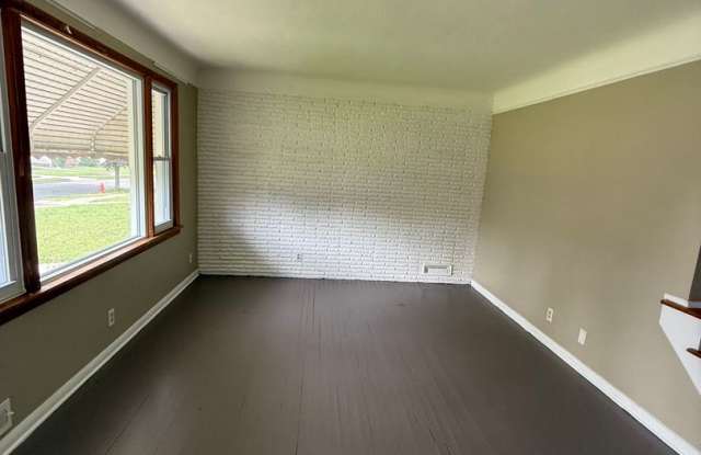 Maple Heights Single water Included Gallery 3