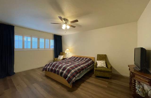 Great Zephyr Cove Home! Walk to Beach!! Gallery 3