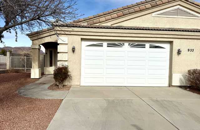 Great 3 Bedroom Duplex near the Kingman Hospital! photos photos