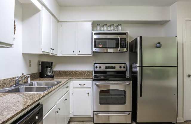 2 Bedroom 1 Bath Apartment Close to Campus! photos photos