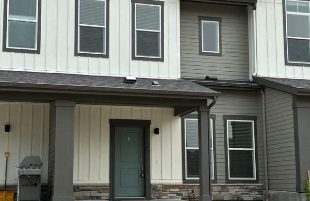 3bed/3.5bath Townhouse in Downtown Superior - Available August! photos photos