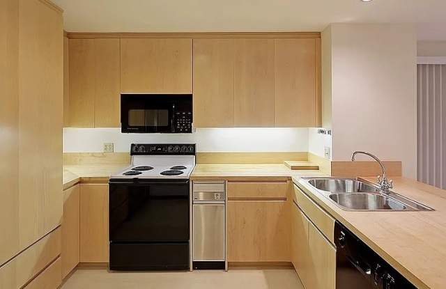 2211 NE 54th St # GA - 2211 Northeast 54th Street, Seattle, WA 98105