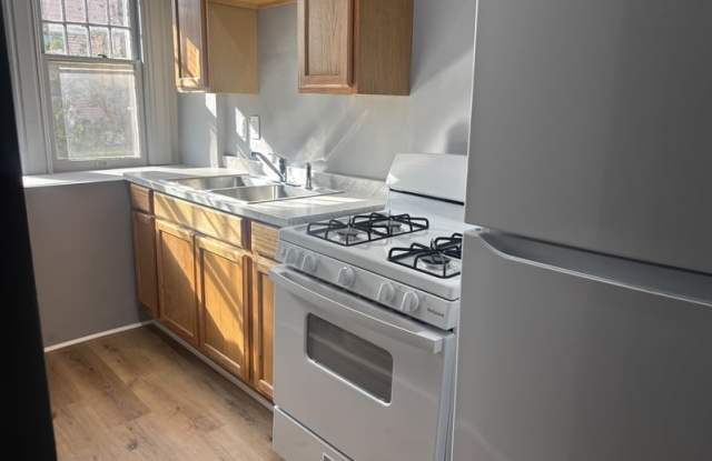 1534 3rd Avenue Southeast - 2 photos photos