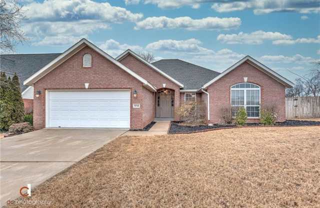 Spacious 4BR Home in Rogers!!!! photos photos