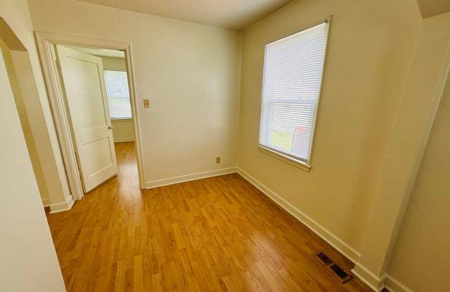 2 Bedroom, 1 Bath House Gallery 3