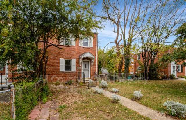 2238  Farrington Ave - 2238 Farrington Avenue, Huntington, VA 22303