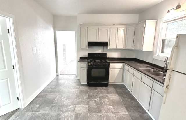 3135 32nd St - 3135 32nd Street, Sacramento, CA 95817 3135 32nd St - 3135 32nd Street, Sacramento, CA 95817