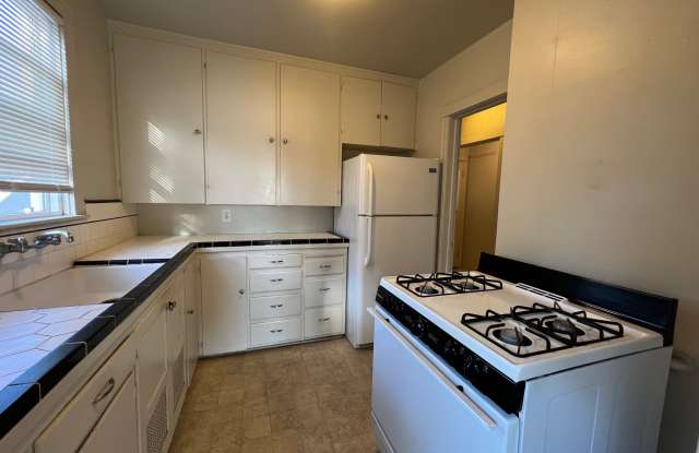 818 C Street - 1/2 Gallery 3