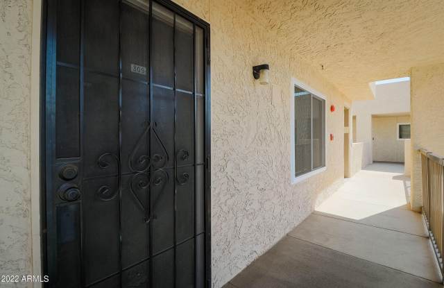 7474 E EARLL Drive Gallery 2