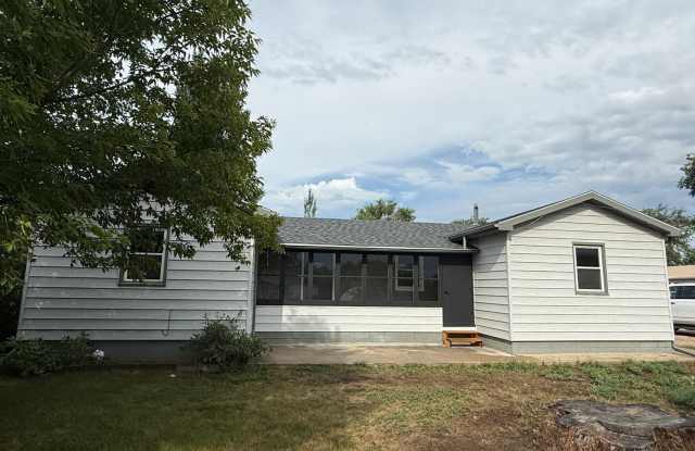 3 Bedroom, 1 Bath close to Rapid Valley Gallery 1