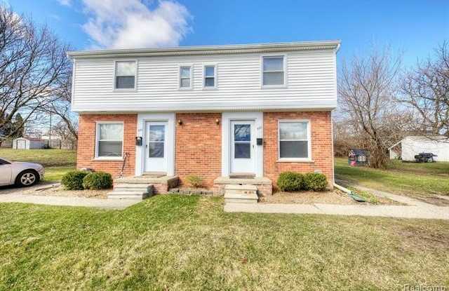 380 PARKVIEW Drive photos photos