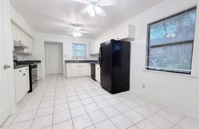 2003 E 12th ST - 2003 East 12th Street, Austin, TX 78702