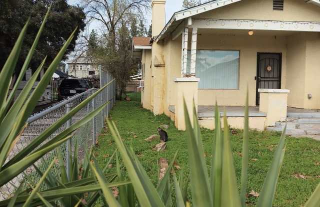 3 bedroom home with large yard photos photos