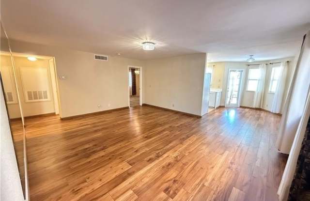 8004 Celestial Avenue Gallery 4